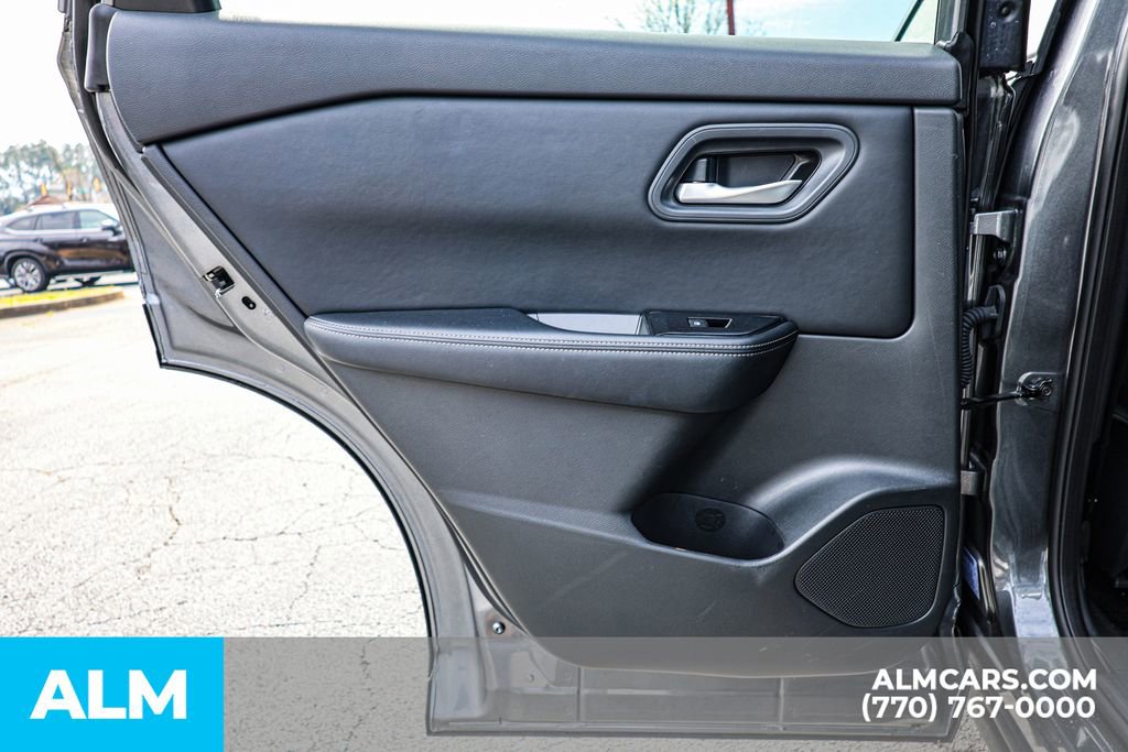 Used 2025 Nissan Rogue SV FWD image 53