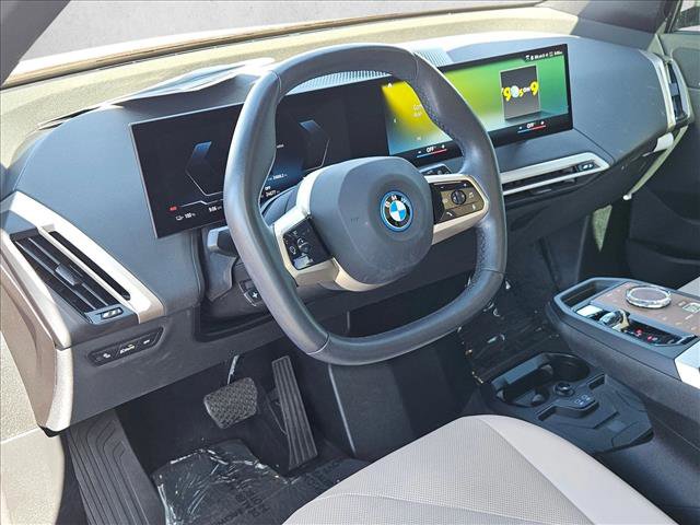 Used 2023 BMW iX xDrive50 w/ Sport Package AWD/4WD image 13