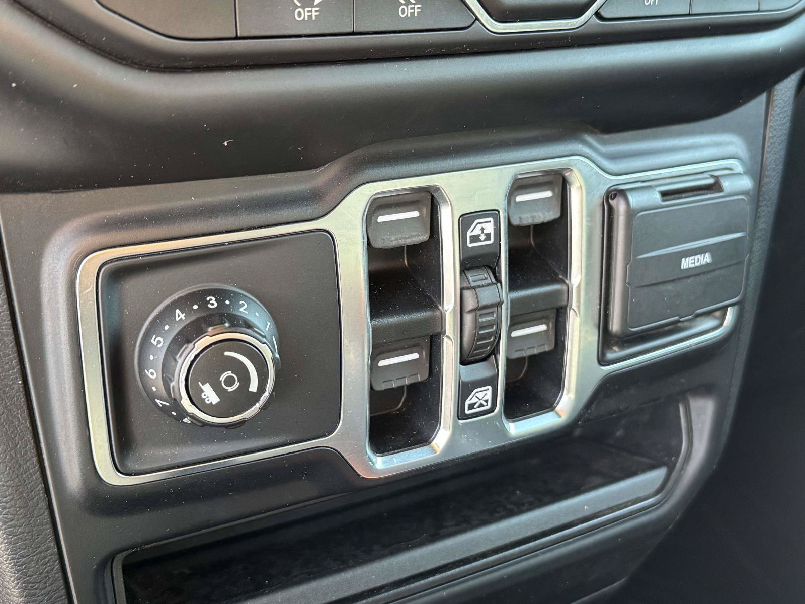 Used 2021 Jeep Gladiator Sport w/ Quick Order Package 24Q 80Th AWD/4WD image 7