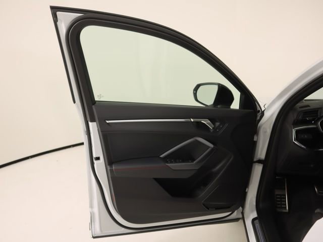 Certified 2025 Audi Q3 2.0T Premium Plus w/ Premium Plus Package AWD/4WD image 10