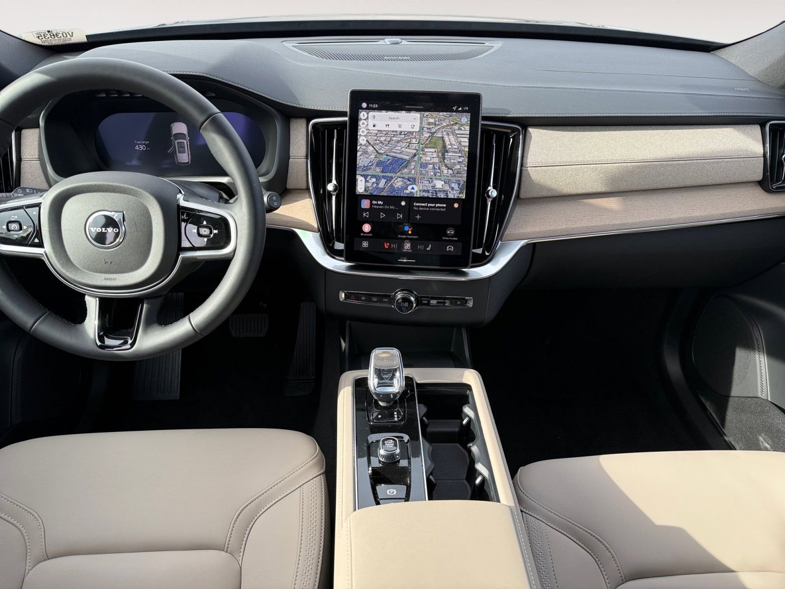 New 2026 Volvo XC90 B6 Plus w/ Protection Package Premier image 10