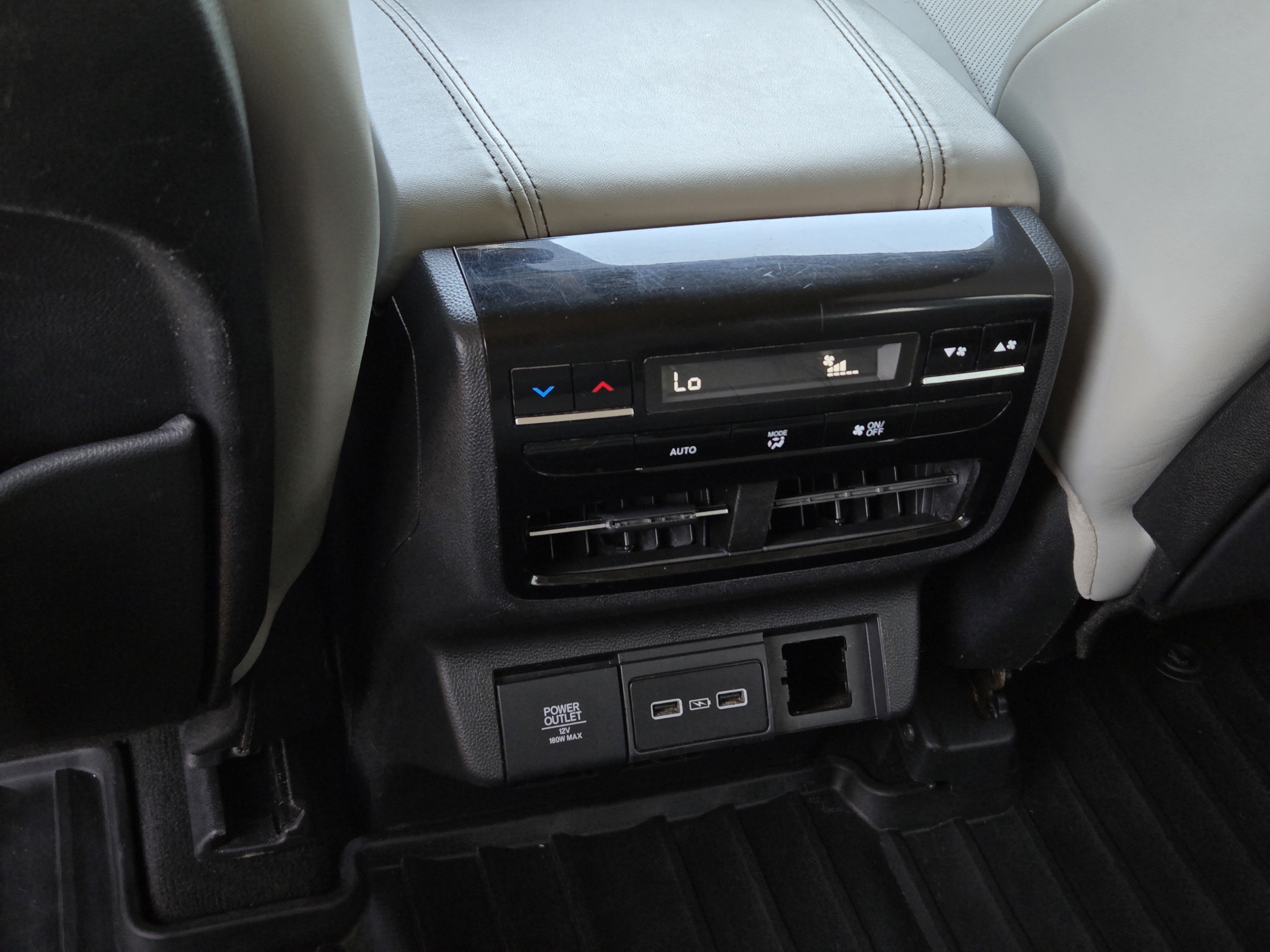 Used 2022 Acura MDX w/ Technology Package FWD image 28