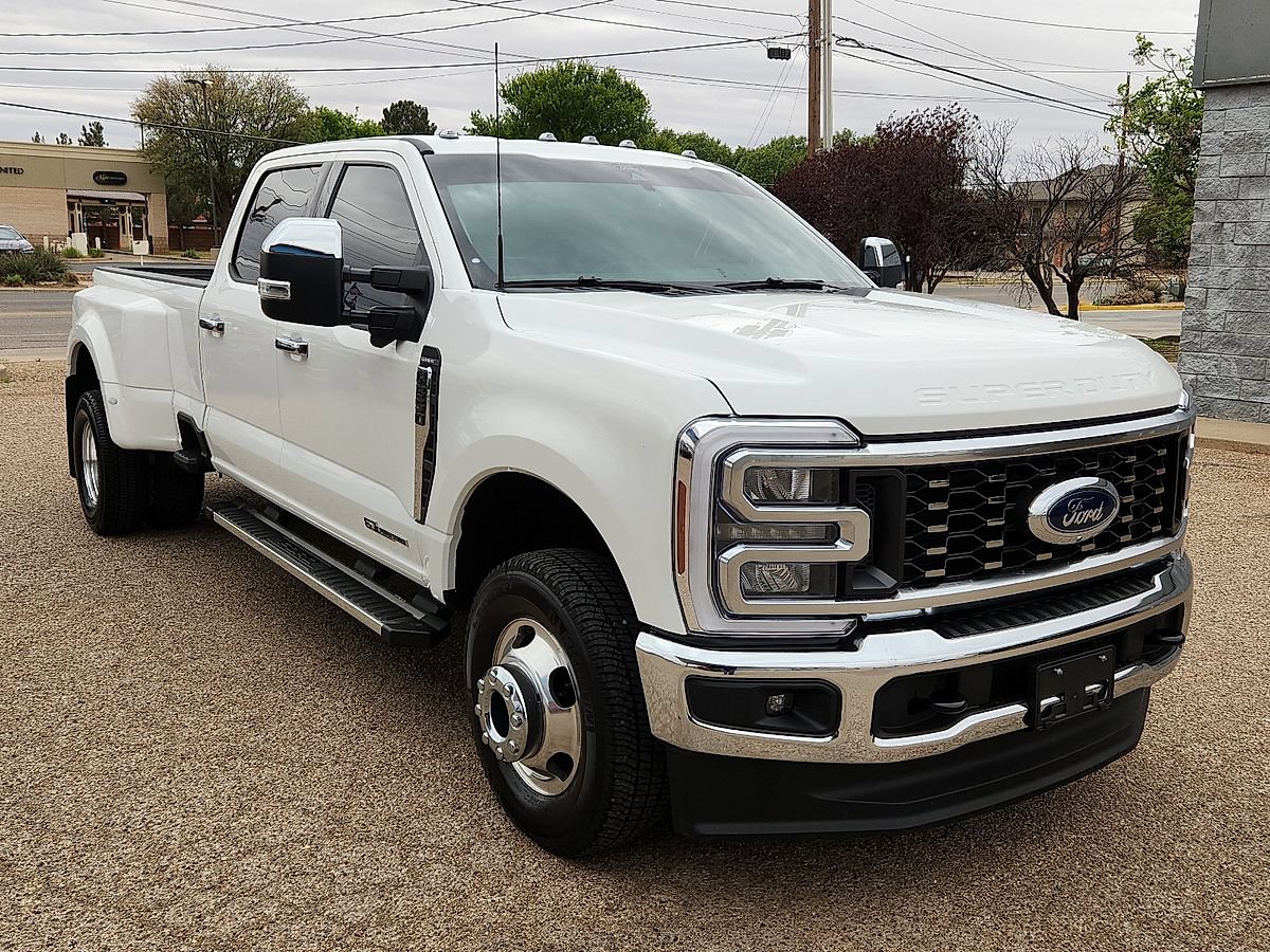 Used 2026 Ford F350 Lariat AWD/4WD image 4