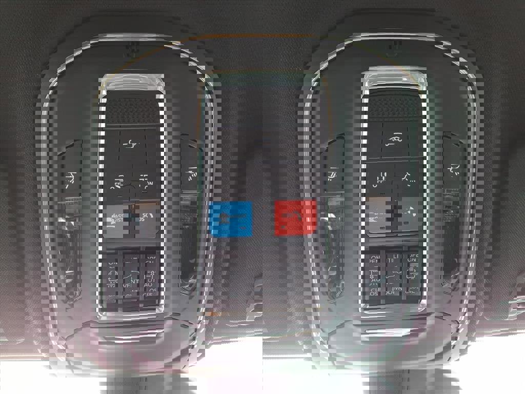 New 2025 Jeep Grand Cherokee L Limited image 10