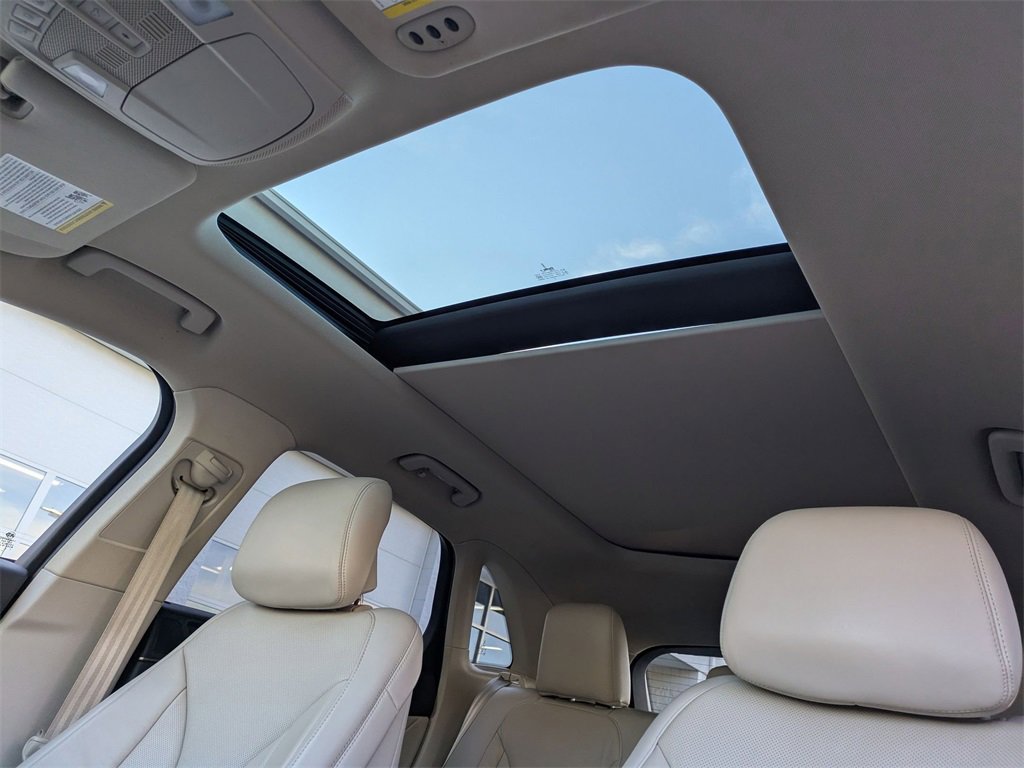 Used 2018 Lincoln MKC Reserve w/ Lincoln MKC Climate Package image 16