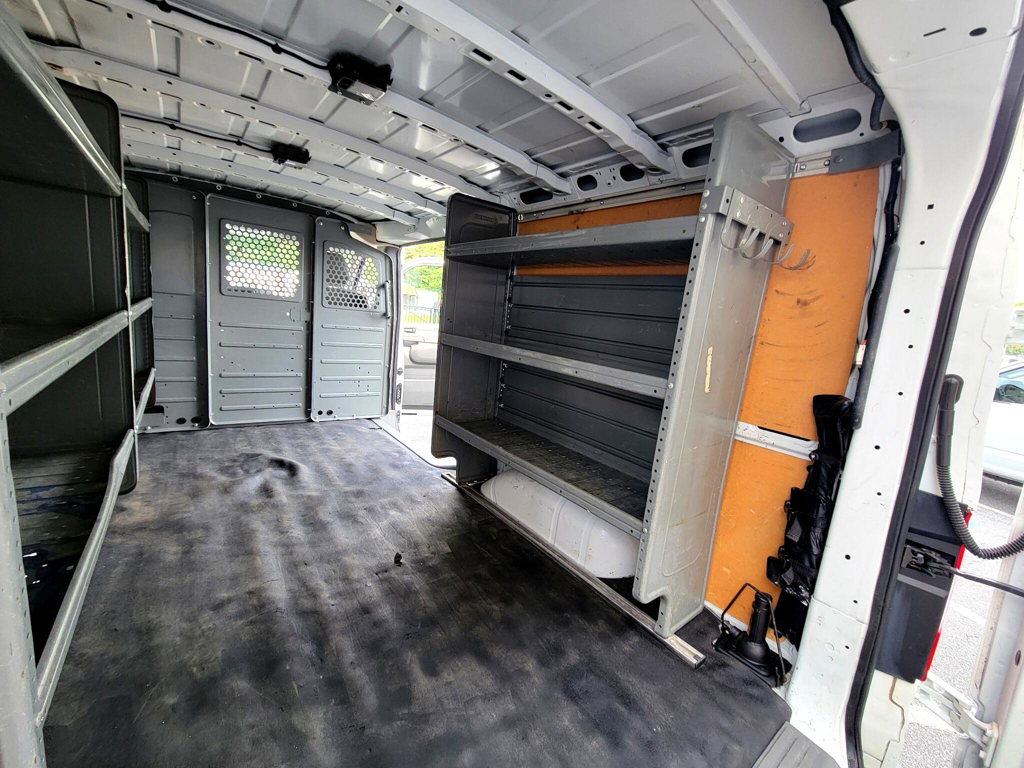 Used 2020 Nissan NV 2500 SV image 29