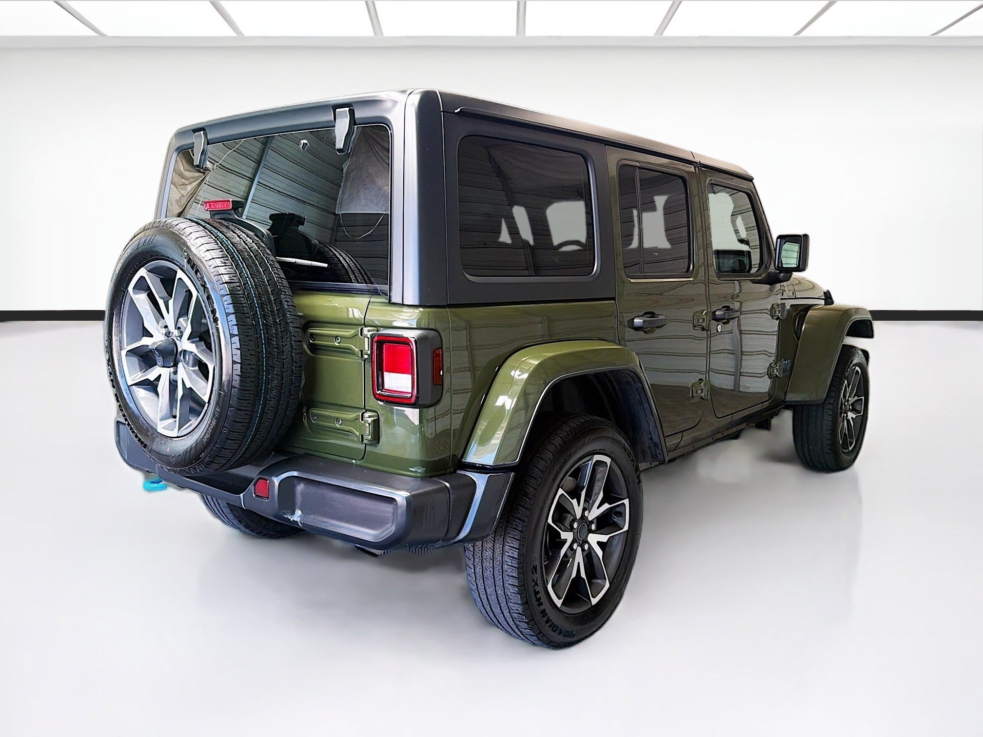 Used 2024 Jeep Wrangler Unlimited AWD/4WD image 4