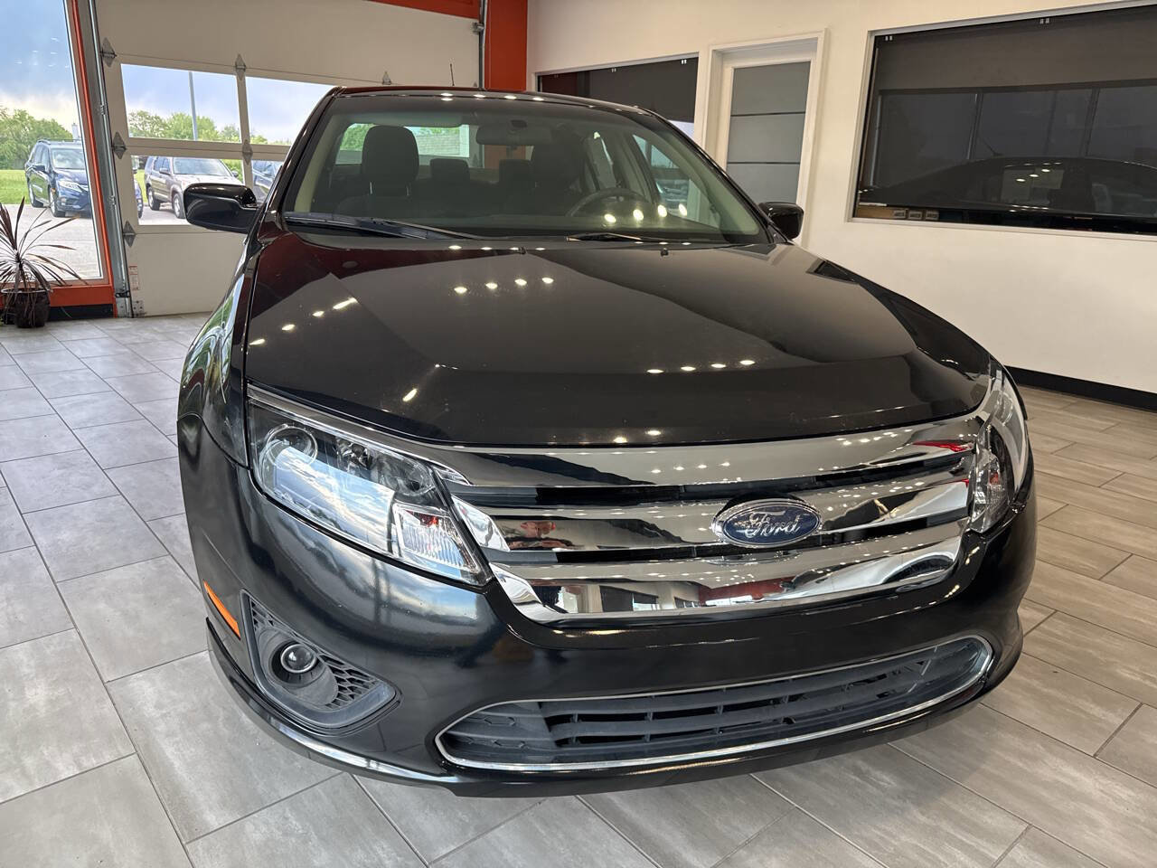Used 2010 Ford Fusion SE FWD image 2
