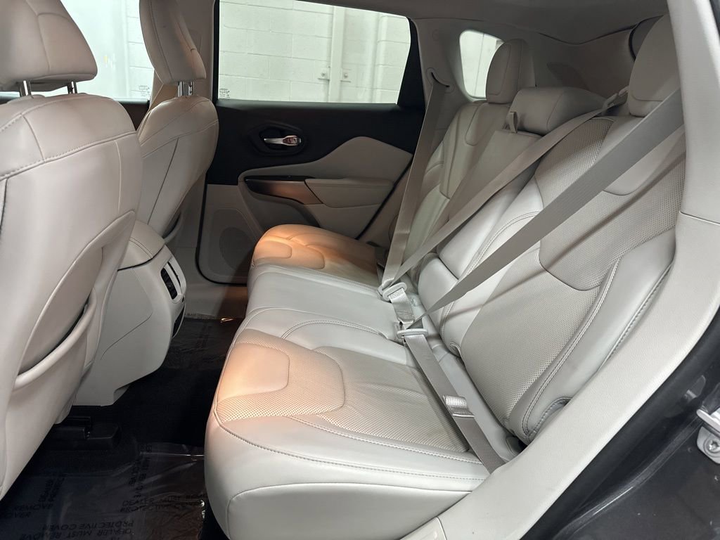 Used 2020 Jeep Cherokee Limited image 22