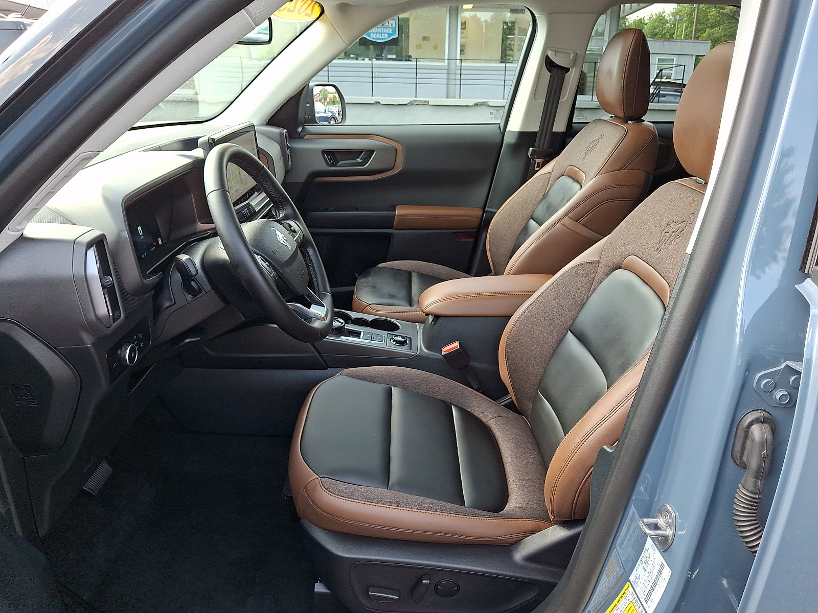 Used 2025 Ford Bronco Sport Outer Banks w/ Outer Banks Tech Package+ AWD/4WD image 14