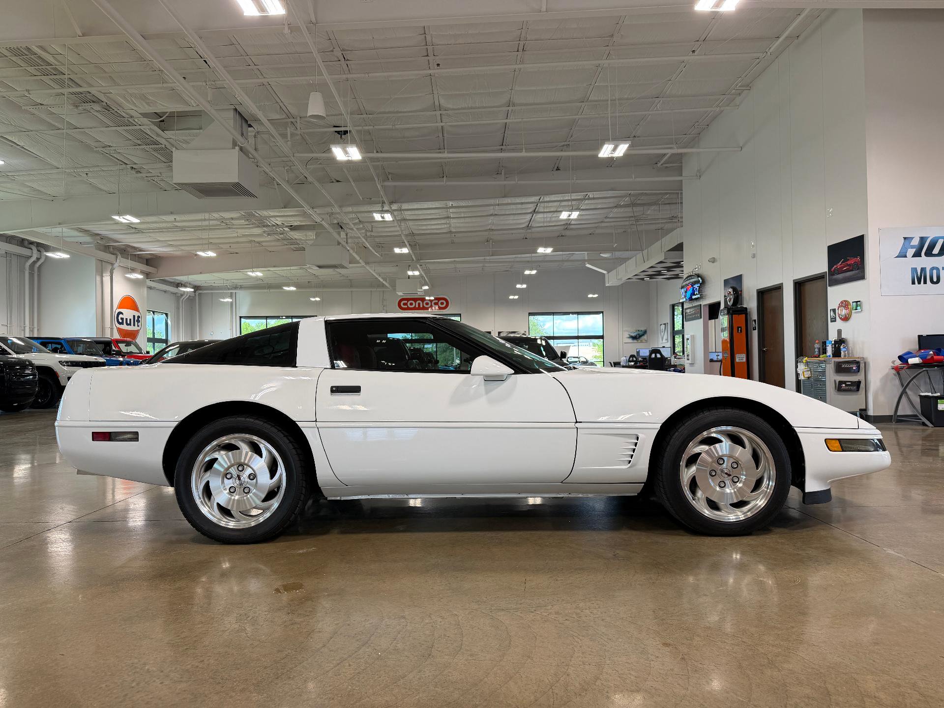 Used 1995 Chevrolet Corvette Coupe image 4