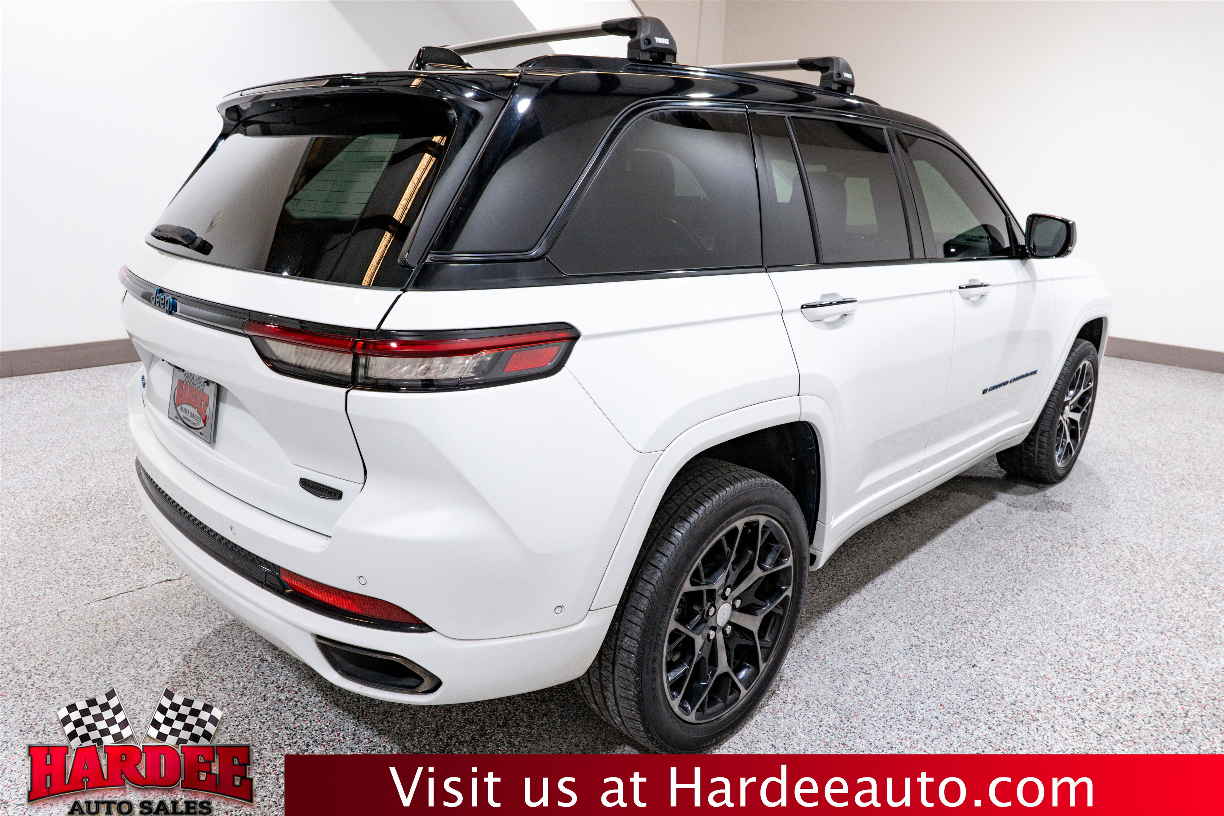 Used 2023 Jeep Grand Cherokee Summit w/ High Altitude Package image 5