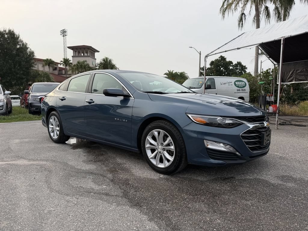 Used 2024 Chevrolet Malibu LT FWD image 2