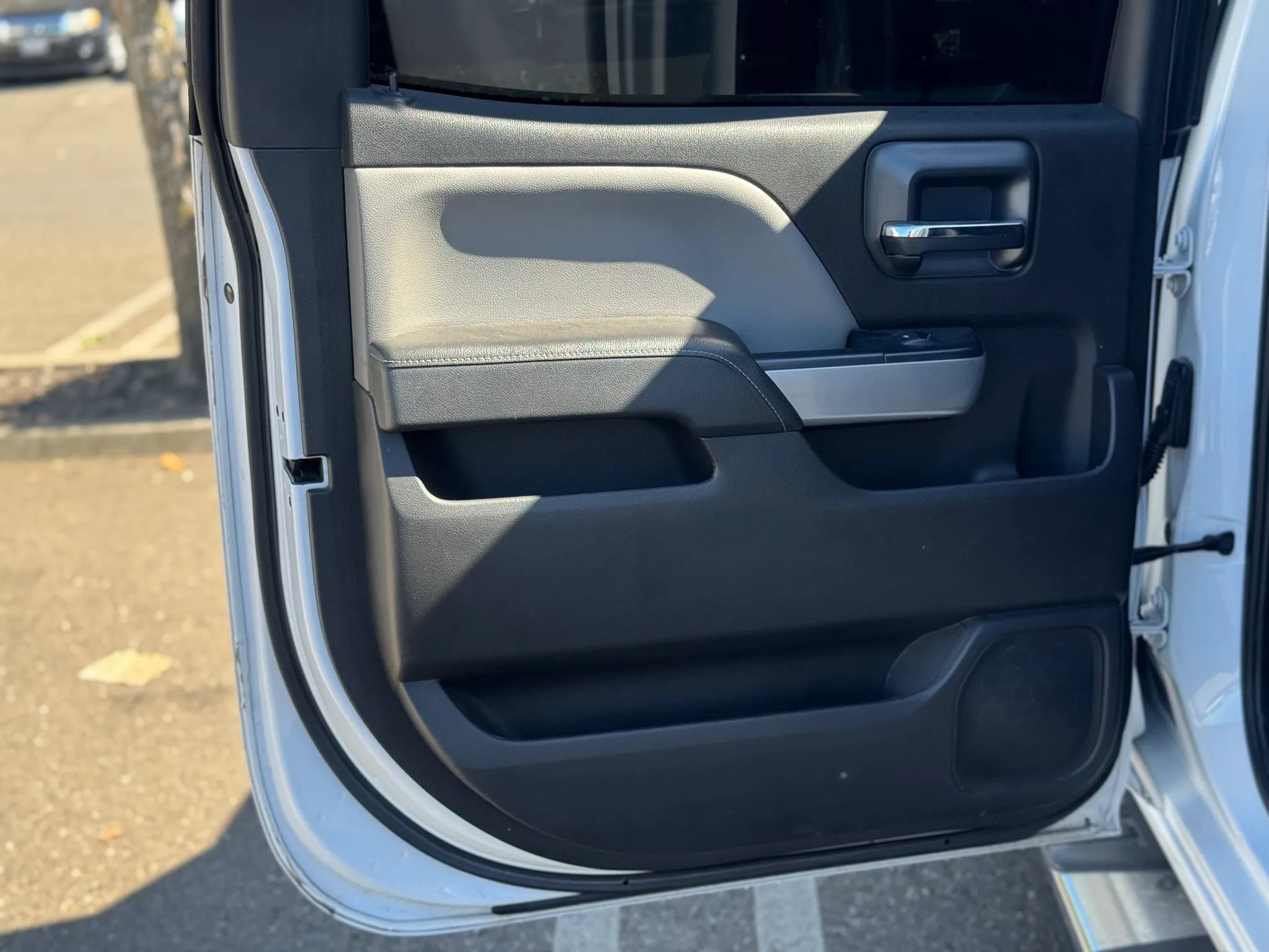 Used 2018 Chevrolet Silverado 2500 LTZ w/ Duramax Plus Package AWD/4WD image 23