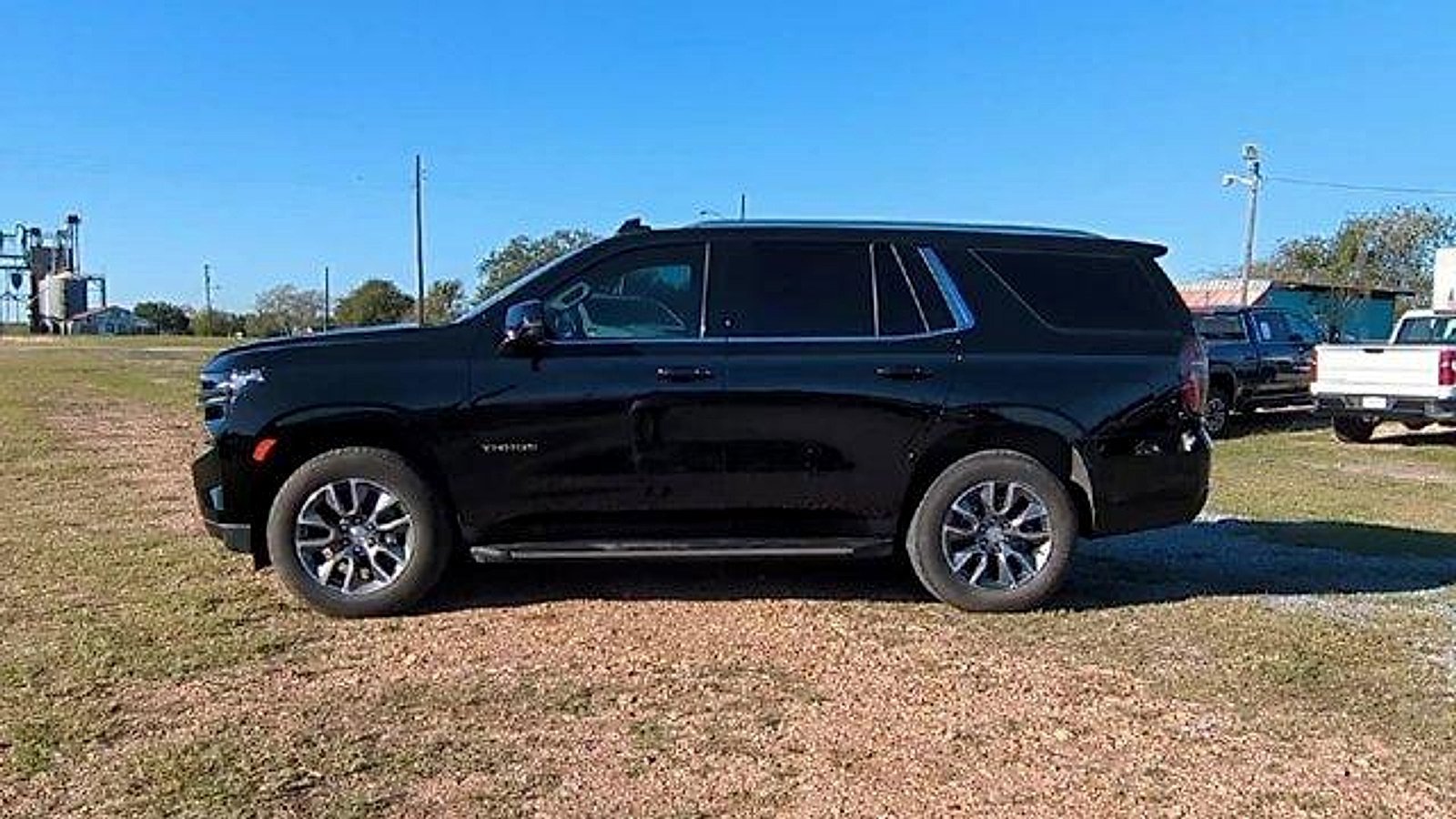 Certified 2024 Chevrolet Tahoe LT w/ Luxury Package AWD/4WD image 5