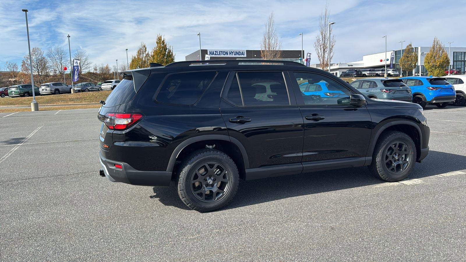 New 2025 Honda Pilot TrailSport image 4