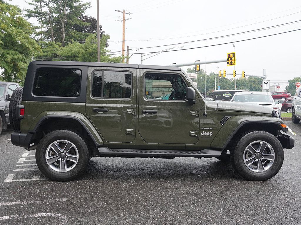Used 2022 Jeep Wrangler Unlimited Sahara AWD/4WD image 15
