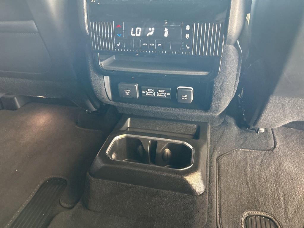 Used 2025 Jeep Wagoneer L Series II image 28