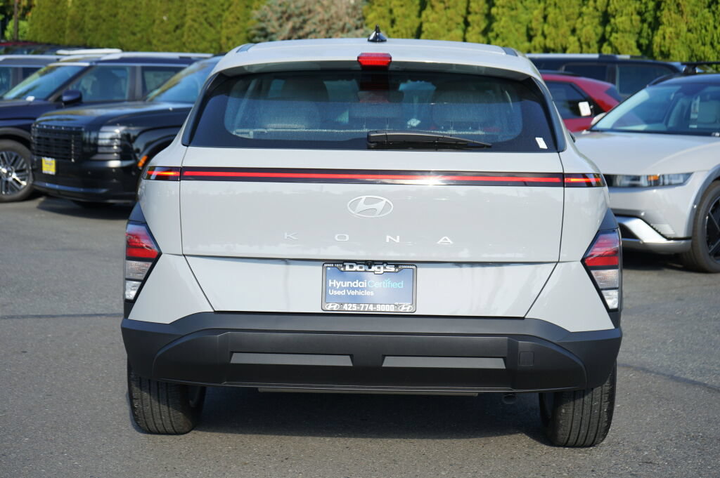 Certified 2025 Hyundai Kona SE FWD image 8