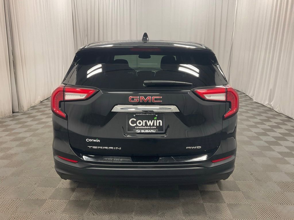 Used 2024 GMC Terrain SLE image 5