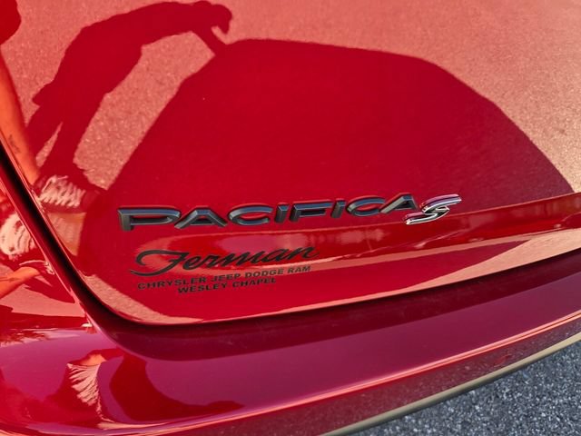 New 2027 Chrysler Pacifica Limited w/ S Appearance Package FWD image 10
