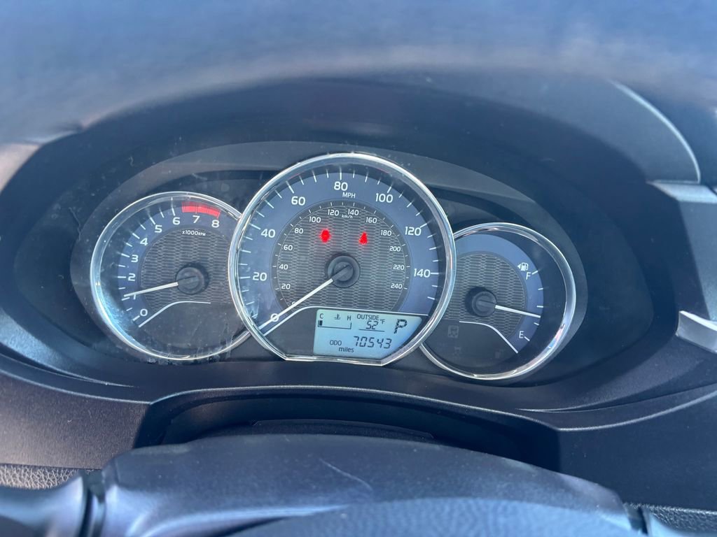 Used 2015 Toyota Corolla LE FWD image 11