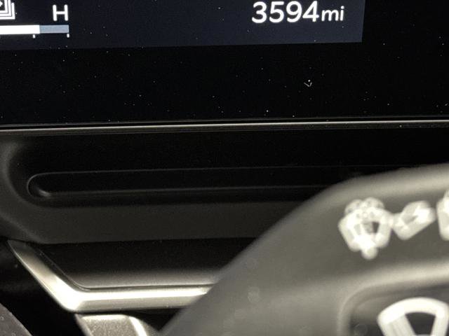 Used 2025 Kia Carnival SX w/ SX Dark Edition Package image 6