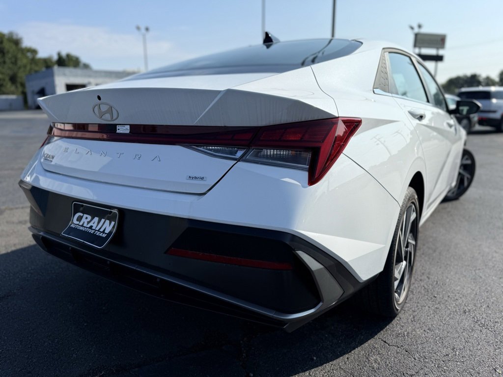 New 2025 Hyundai Elantra Limited image 7