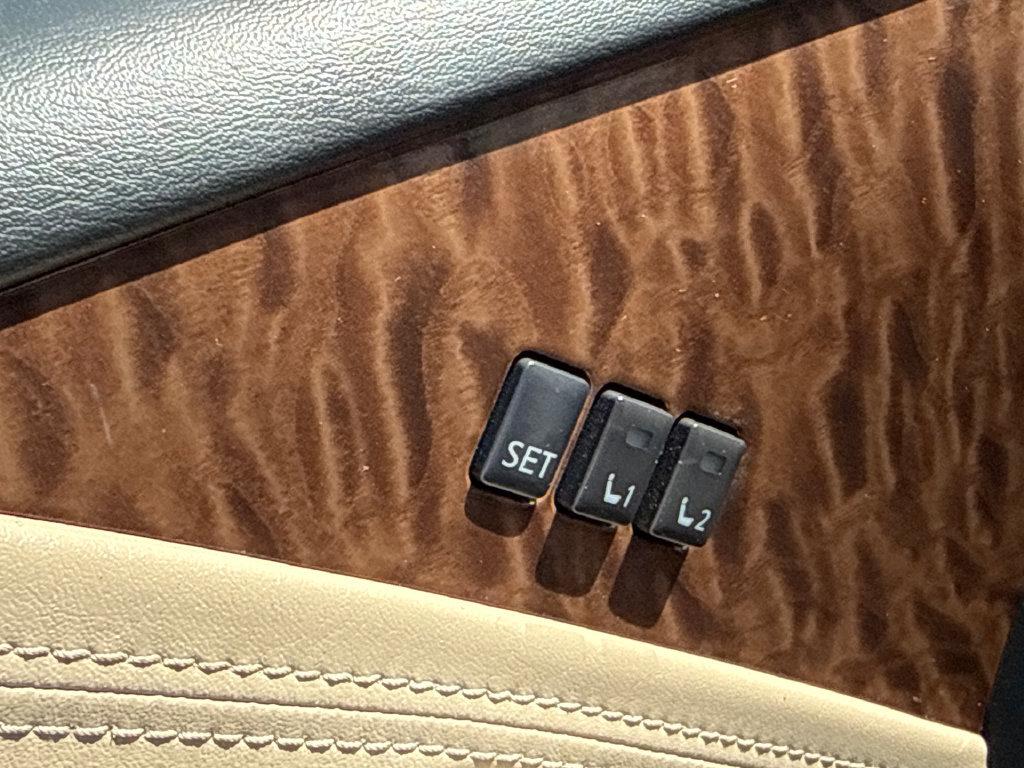 Used 2018 Nissan Armada Platinum w/ Captain Seat Package RWD image 23