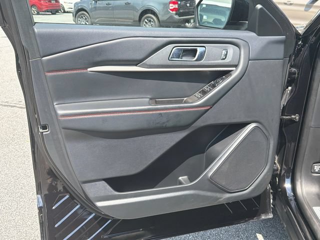 Used 2025 Ford Explorer ST-Line AWD/4WD image 12