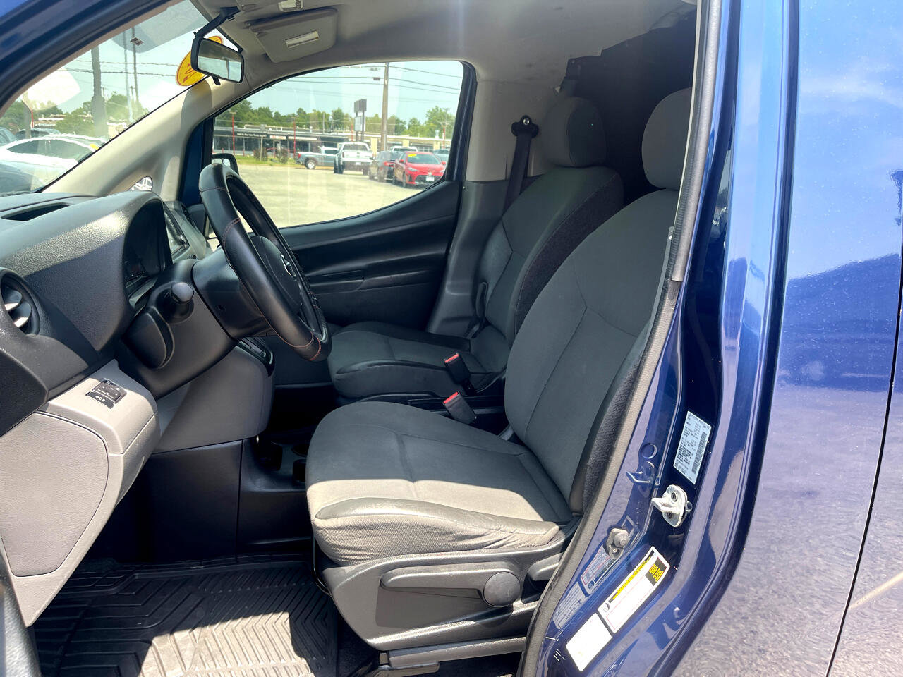 Used 2014 Nissan NV200 SV w/ Technology Package image 10