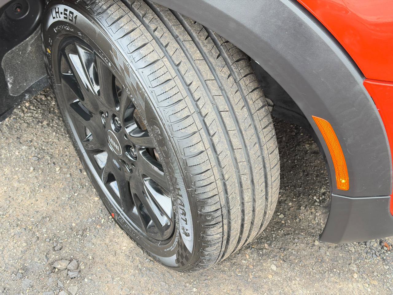 Used 2019 MINI Cooper 2-Door Hardtop w/ Storage Package image 90
