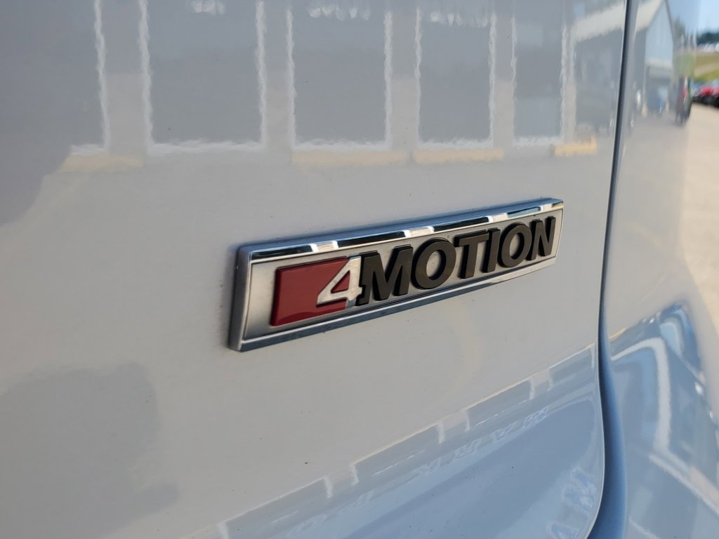 Used 2022 Volkswagen Atlas Cross Sport SEL Premium R-Line image 17