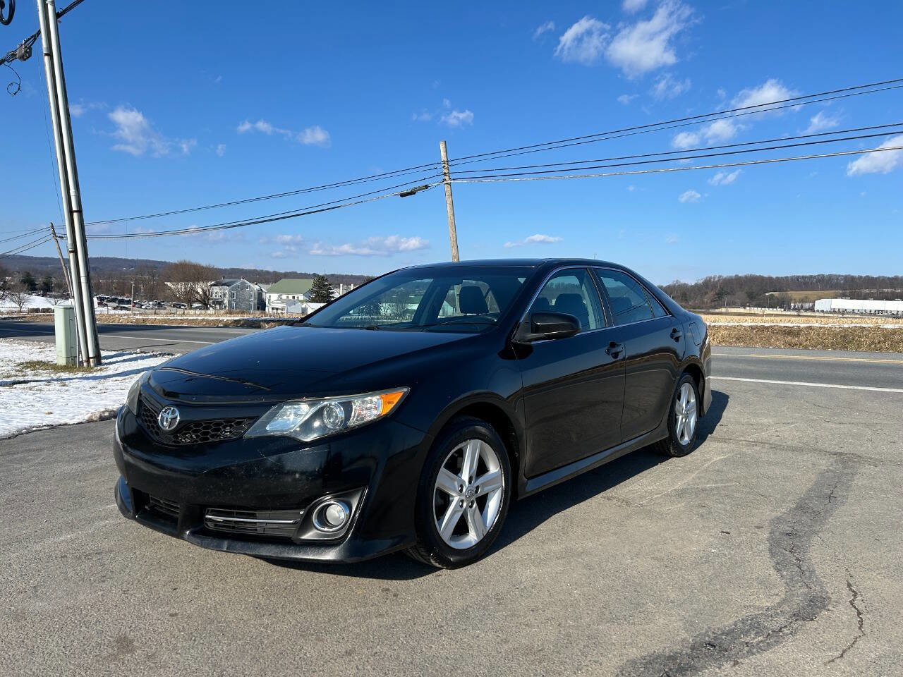 Used 2014 Toyota Camry SE w/ Moonroof Package FWD image 6