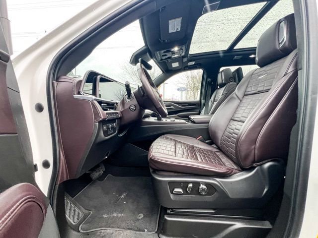 Used 2021 Cadillac Escalade Premium Luxury Platinum image 17