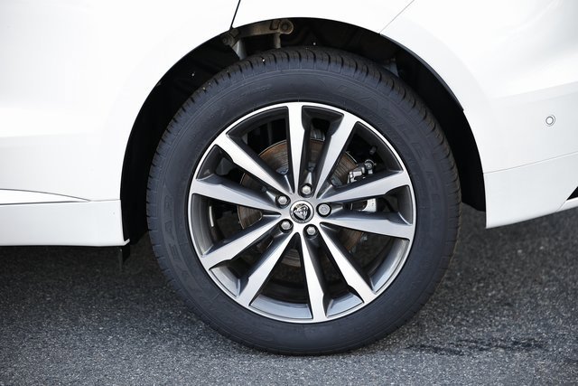 New 2026 Jaguar F-PACE R-Dynamic S image 6