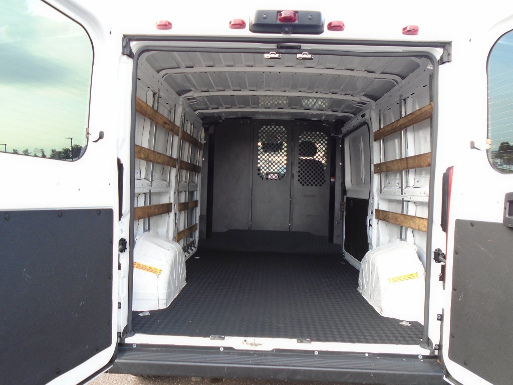 Used 2025 RAM ProMaster 2500 w/ U-Haul Equipment Group FWD image 17