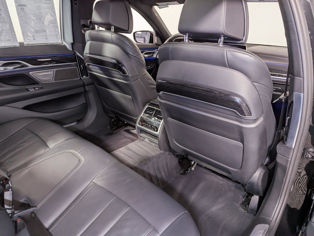 Used 2020 BMW 750i xDrive w/ Executive Package AWD/4WD image 44