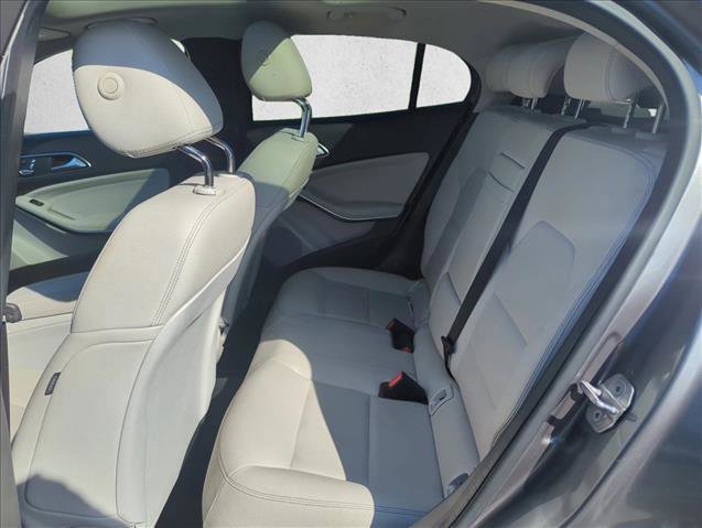Used 2018 Mercedes-Benz GLA 250 image 17