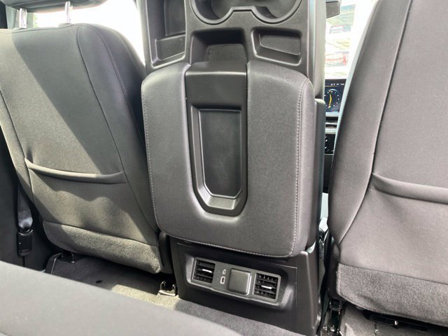 Used 2023 Chevrolet Silverado 1500 LT AWD/4WD image 20