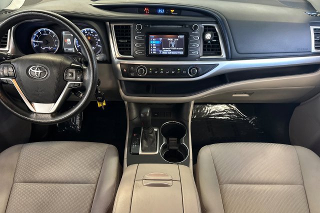 Certified 2019 Toyota Highlander LE FWD image 17