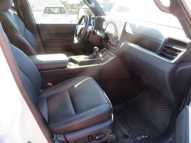 Used 2024 Lexus GX 550 Overtrail image 13