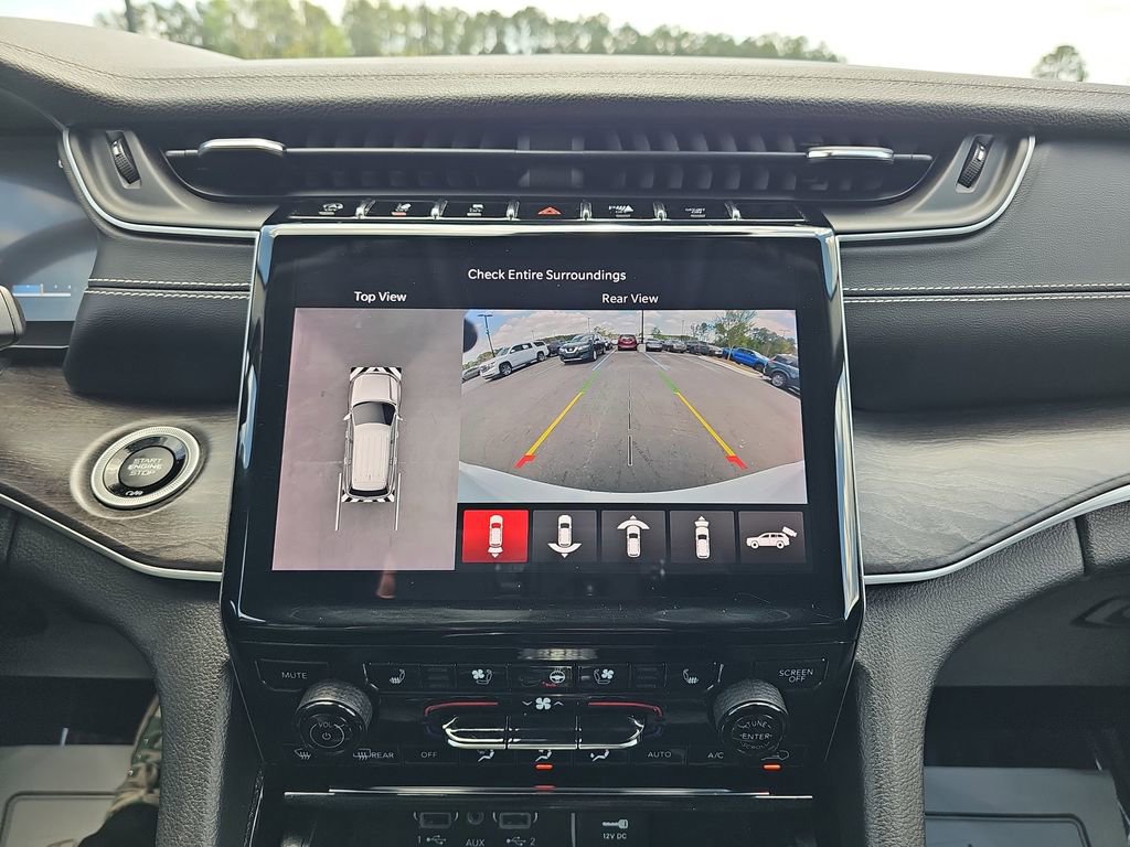 Used 2023 Jeep Grand Cherokee L Limited w/ Luxury Tech Group II image 28