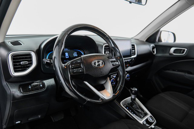 Used 2024 Hyundai Venue SEL FWD image 12