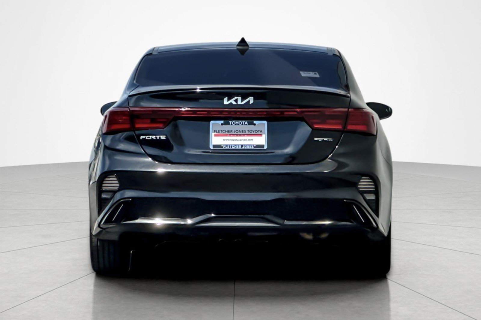 Used 2023 Kia Forte GT-Line w/ GT-Line Premium Package FWD image 4