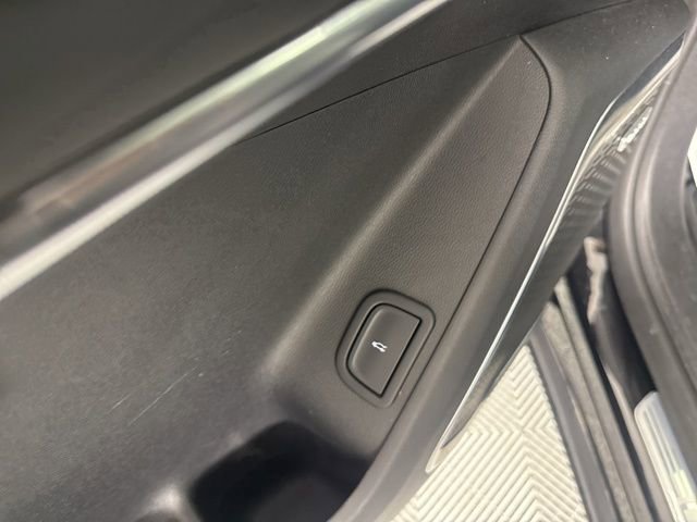 Used 2024 Chevrolet Traverse RS AWD/4WD image 34