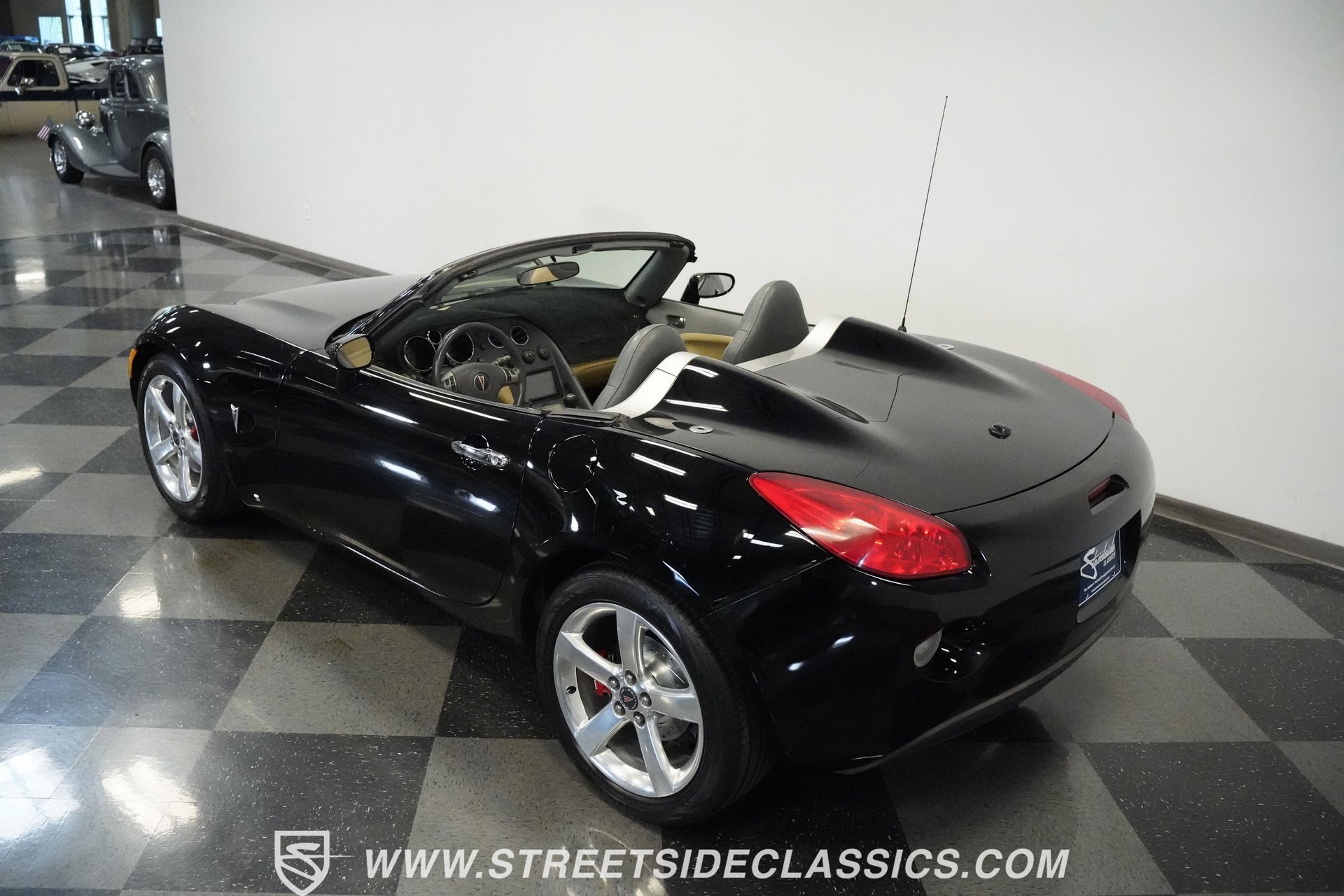 Used 2006 Pontiac Solstice Convertible w/ Premium Package image 24