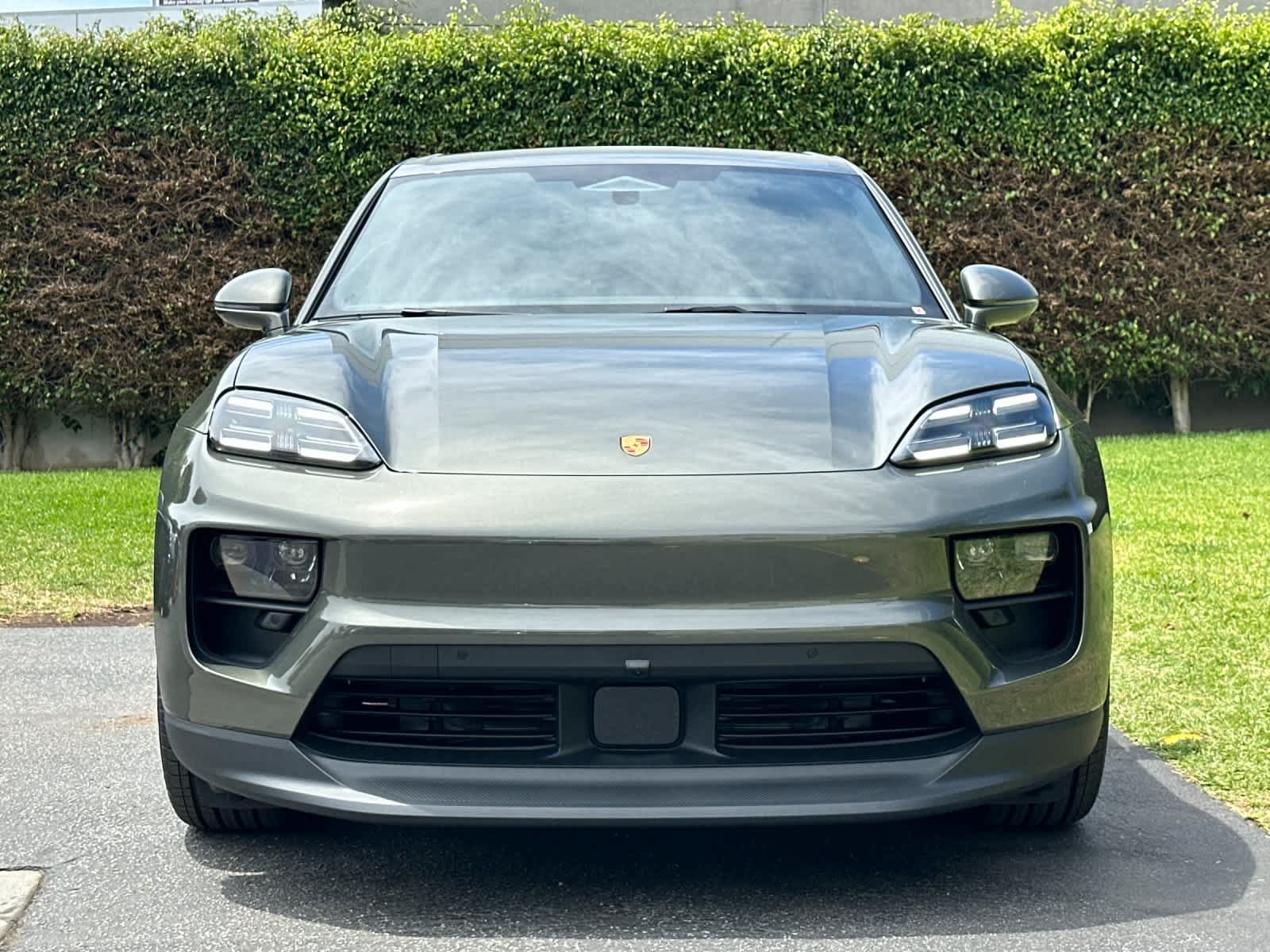 New 2026 Porsche Macan Electric RWD image 11