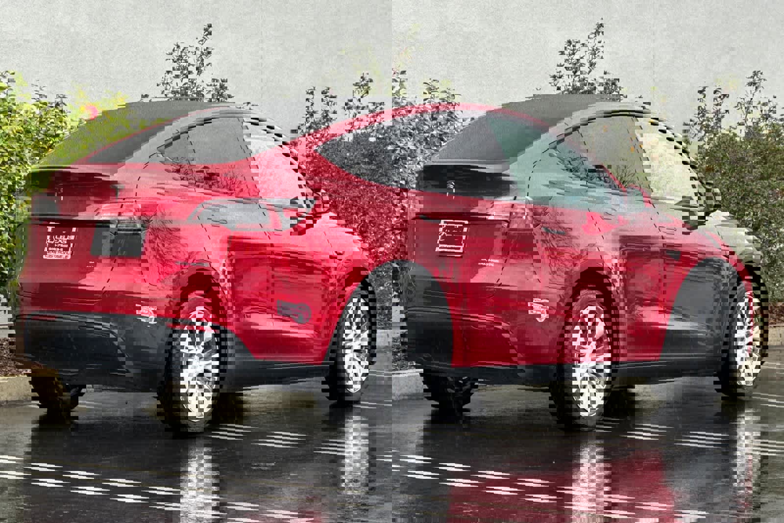 Used 2024 Tesla Model Y Long Range image 2