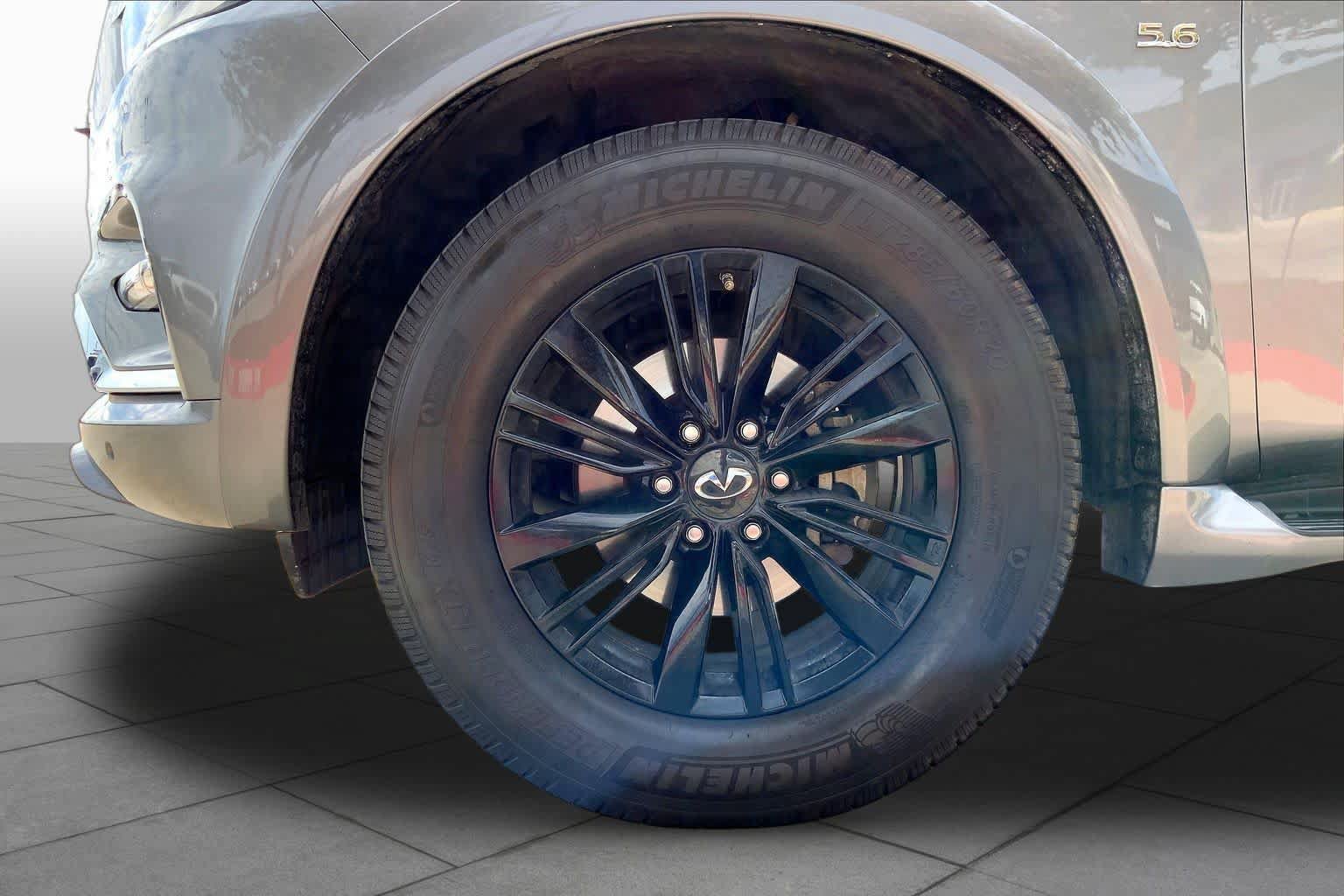 Used 2019 INFINITI QX80 Luxe w/ All-Season Package AWD/4WD image 10